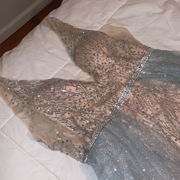 Beautiful Princess Gown SIZE 8 - Picture 1 of 12